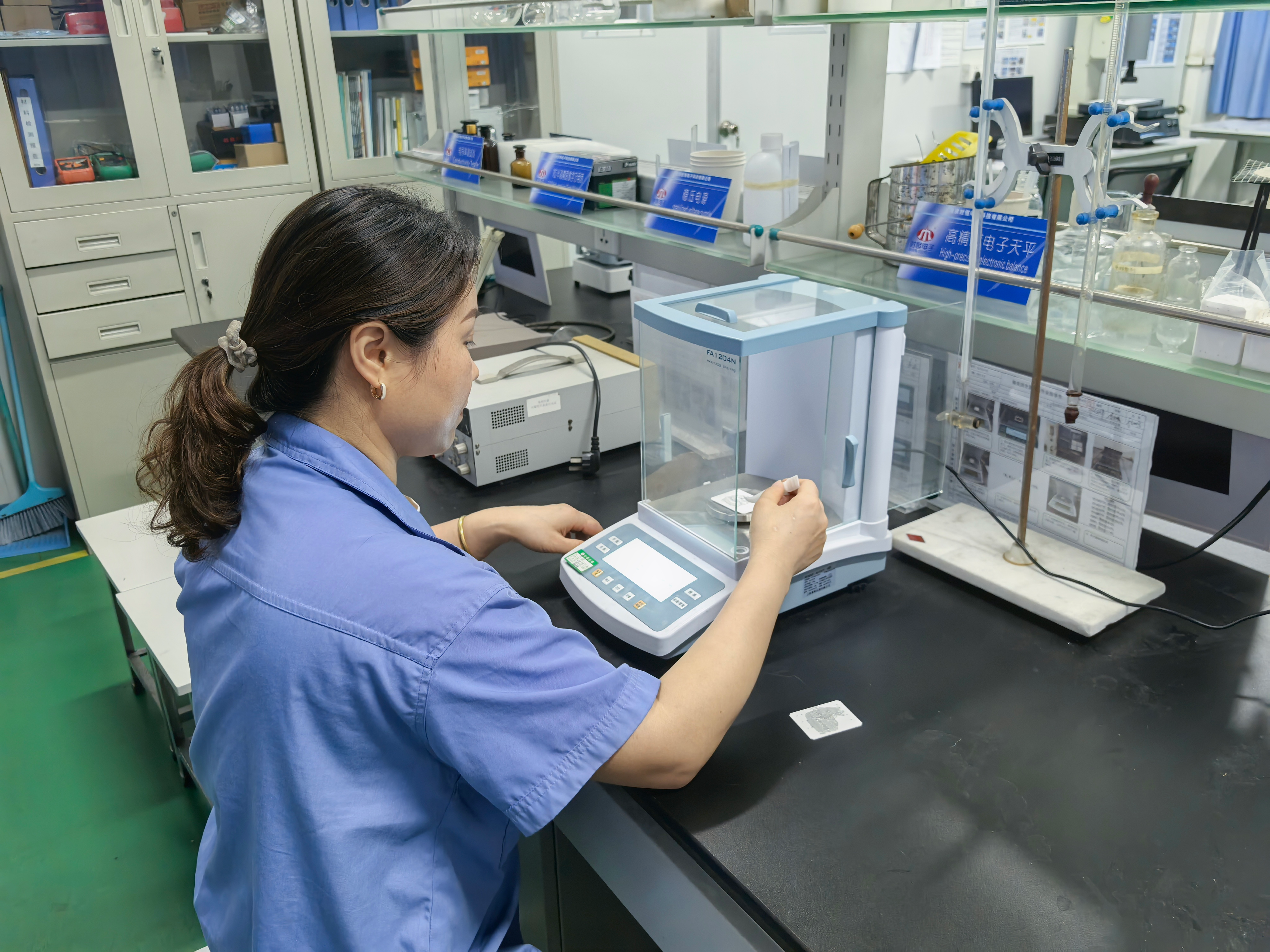 時恒電子研發(fā)實驗室2